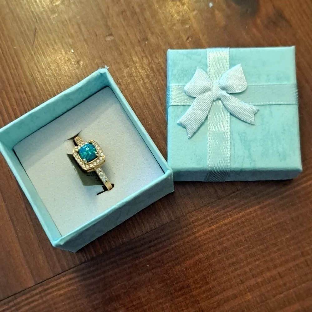 Genuine Opal and White Sapphire ring Nwt! - Picture 5 of 5